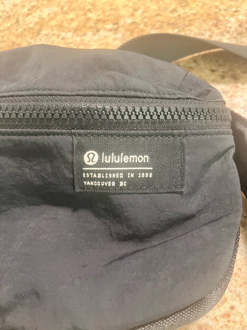 lululemon athletica Black Crossbody Belt Bag - Picture 4 of 11